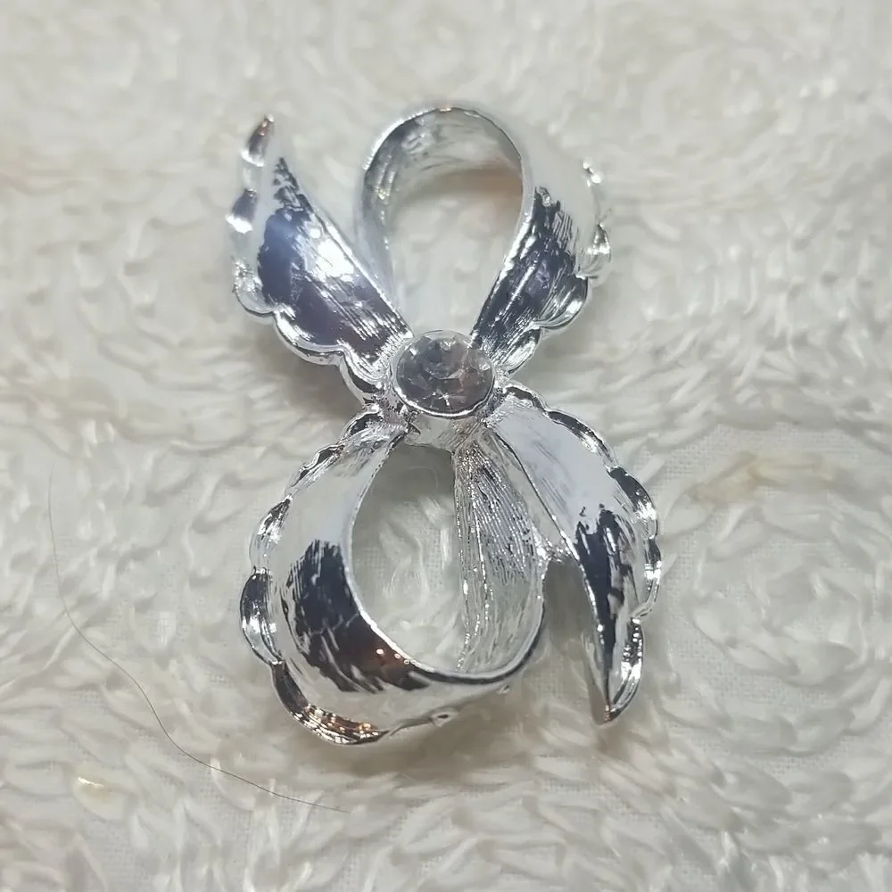 Gerry's Pin Brooch Silver Bow Swirl Crystals Vintage